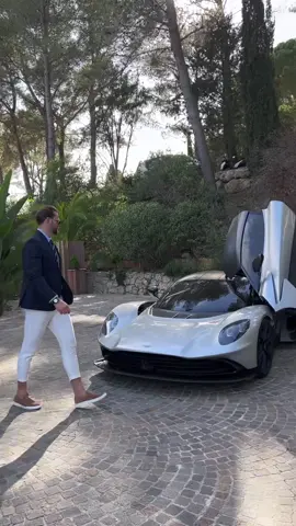 Coule you name this brand new car ? 👀 🎥©️ @MonsieurLifestyle #MonsieurLifestyle 