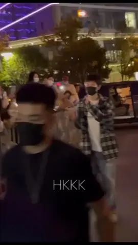 ผู้ชายเอว 28 เอ็นดูความดึงกางเกง🤭กางเกงหลวมไปนิดนึง พ่อก็เดินให้พ้นสายตาผู้คนก่อนก็ไม่ได้ค่อยดึง😂#yuanbao❤ #เฉินเจ๋อหยวน❤ #chenzheyuan #陈哲远 #พระเอกจีน #ดาราชายจีน🇨🇳 #ศิลปินคนโปรด #fc_czy🥰 #แฟนคลับ #fypシ゚viral 