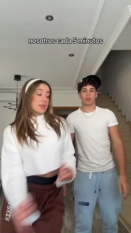 no me funeis pero al principio pensaba q la cantaba saiko🤣
