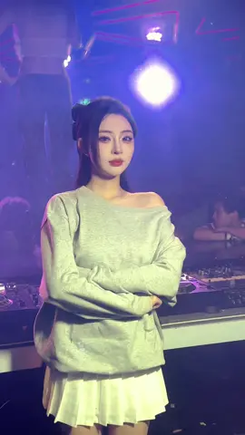 Lu 2k5 #Dj #djchina #gaixinh #bar #xuhuong 