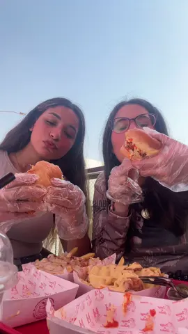 مكسوره جدا😂🤷‍♀️@Yasmenmohamed  #foryouuuuuuuuuuuuu #fypp #gannagado #foryourpage #onthisday #amrdiab #وهي_عامله_ايه_دلوقتي #dawgsnshakeseg 