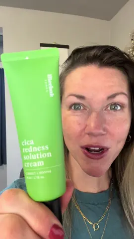 #gifted_by_meebakseoul @Meebak Seoul 🤍🌿 @Meebak If you have redness from sun, acne or rosacea you have got tontry this product! Cica Redness Soulution is key to calming your skin and balancing your skintone to prep for makeup! Great primer! #meebak #meebakseoul #skincare #redness #balance #korean #koreanskincare 