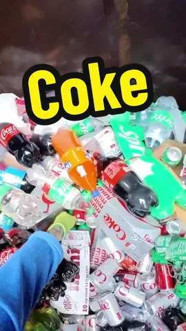 Coke every where Soda dumpster.  Would you drink dumpster soda ?  #dumpsterdiving #soda #pop 