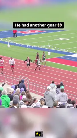 He shifted gears at the end 👀(via @stargazing_media/IG) #track #trackandfield #trackmeet 