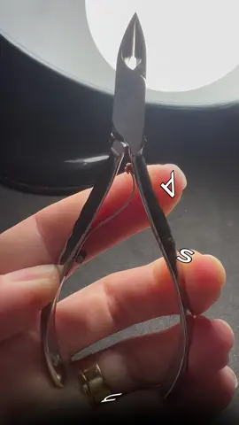 Afiação de alicate com fundo aberto. Afiação de alta qualidade em Araucária. Link para contato na bio. #afiacoesdealicates #afiadoresautorizadosmundial #afiacaocertificadamundial #manicurearaucaria #nailaraucaria #araucity #araucariatemtudo 