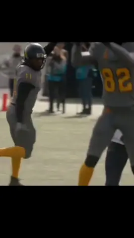 Spence and Jordan beef during the game pt. 1 #fyp #fypシ゚viral #tv #tvclips #tvseries #allamerican #spencerjames #jordanbaker 
