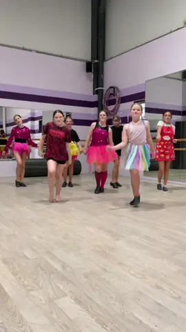 Love my girl gang <3 #strive #strivetribe #gimmemore #gimmemorechallenge #dance #trend #trending #dancechallenge #britneyspears #fyp