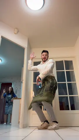 She was forced to have fun l with this music 😆💃