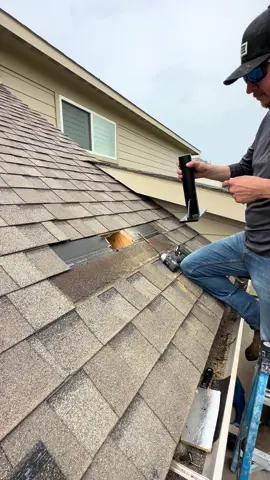 This is how we tie our pergolas into the roof! #pergola #patiocover #pergola #pergoladesign #skypoly #outdoorlivingspace 