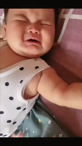 gak usah mama kasih mam yaa dek supaya sekecil ini terus 😅❤️ #bayilucu #bayinangis #terlucu  #viral #affliate 