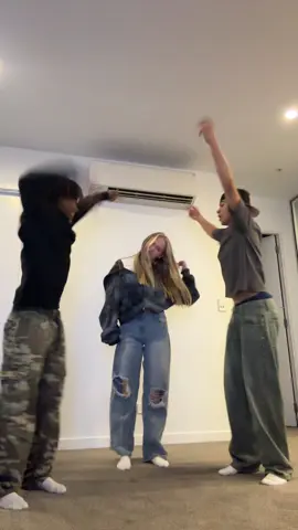 LET IT SHINE IS SOO GOATED#fyp #foryoupage #foryou #trio @Freya Skye @Malachi Barton 