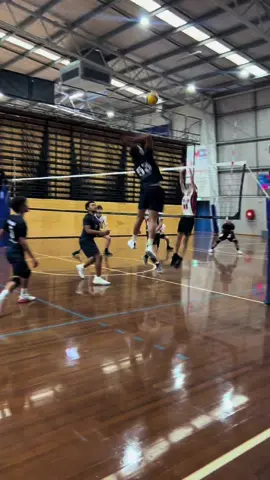 Louis 🔥🔥🔥 #volleyball #spike #vertical #verticaljump #outsidehitter 