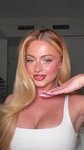 This turned out so goood im obsessed!!🎤🎀 #sabrinacarpenter #makeuptutorial #girly #glam #makeup 