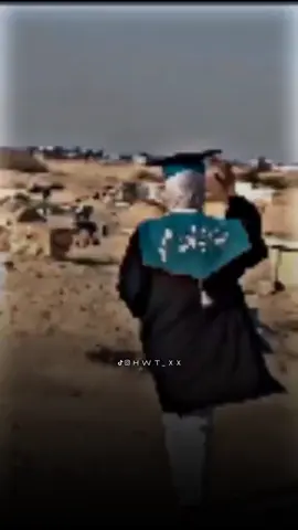 #بنت طلابه بيوم تخرج 🎓جت قبر امه  موقف حزين 😔جدا والله العظيم  ربي يحفظ كل واحد اميه وابو #اللهم_صلي_على_نبينا_محمد #لايك_متابعه_اكسبلور 