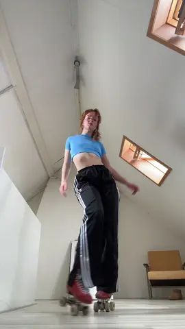 I need to practice this wiggly one again!! Move credit: @✨🇨🇦Sal_Rollerskate_Gyal🇯🇲✨ #rollerskating #tameimpala 