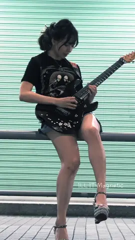 I played a solo in ILLIT/Magnetic.  ILLITさんのMagneticに合わせてギター弾いてみました🎸 #ILLIT #magnetic #guitar  #femaleguitarist #guitarcover #guitarsolo #japanesemetal #