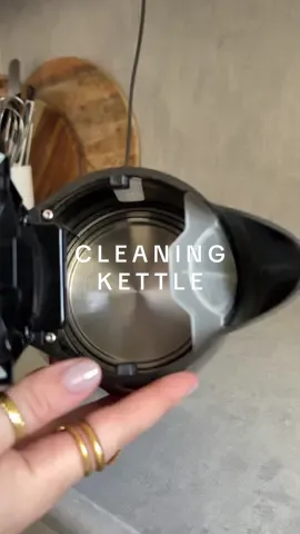 Replying to @lunaꪆৎ i love how satisfying cleaning is 😍😍✨  i hate how hard our water is since the last time i cleaned it was only 3 weeks ago 🥲 #CleanTok #springcleaning #organizedhome #satisfying #aesthetic #asmr 
