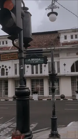 semacam kasih sayang - the panas dalam bank #thepanasdalambank #semacamkasihsayang #pidibaiq #lirikestetik #lagubaper #music #fyp #foryou 