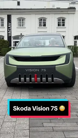The Skoda Vision 7S is one of the most technologically advanced cars ever! 😱🤖 #skoda #conceptcars #cooltech 
