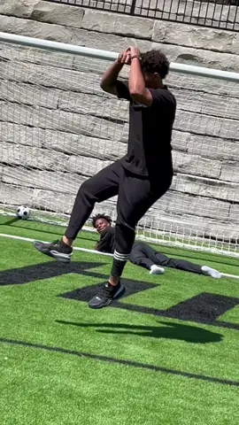It’s soccer, not football! #patrickmahomes #ishowspeed #Drinkprime @IShowSpeed