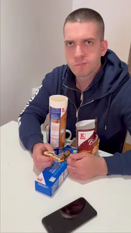 Prioriteti 😂  @Kaufland Hrvatska #kauflandhrvatska #kauflandhr #kaufland #rozmani #family #comedy #couplegoals 