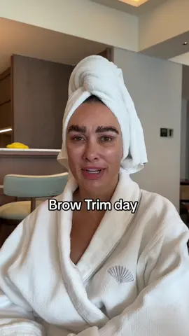 You asked me to grow them long… this is as long as I could cope with! Thank you @ZhilaBeauty for giving me a helping hand (or two) …. #bushybrows #BeautyTok #browtok 