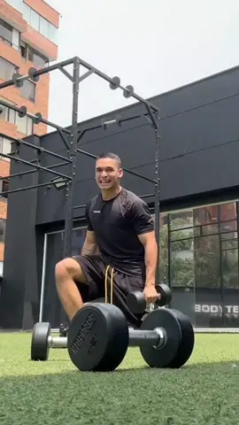 Rutina de piernaaa 🔥🦵🏽 #greenscreen #gym #lasapa #irl #parati #fyp #viral #rutinagym 