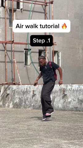 Air walk tutorial 🔥#yvngmik2  #viral #foryoupage #trending #airwalk #walk #dancersoftiktok #tiktokdance #trend #viral #air #foryou #nigeriantiktok  #slickback #tutorial #tutorials #tutorialdance #walking #walkingwithyou #airport 