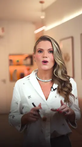 Você sabia que não é só preenchimento que recupera o contorno facial? Eu, Dra Anaterez, tenho como prioridade, o diagnóstico bem feito, porque com ele temos resultados a longo prazo e a sua satisfação garantida! Pronto para ficar frente a frente comigo? ♥