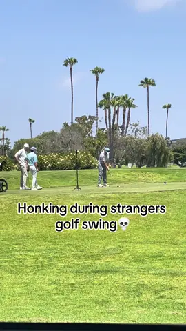 Craziest recation of all time😭😭😭 #fyp #golf #golftok #prank #honk 
