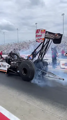 Look how much the tire grows! 😳 #dragracing #race #cars #motorsports #dragster #charlotte #car #racing #national #sports #auto #foryoupage #fyp #foryou 