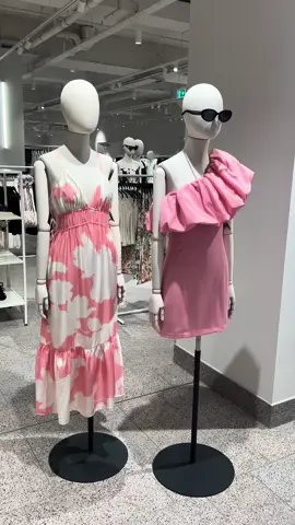 H&M Nottingham new store opening 🌸  #hm #newstore #storeopening #visualmerchandising #nottingham #fashion #spring #springlooks #grwm #OOTD #shopwithme #hmhaul #Summer #summervibes 