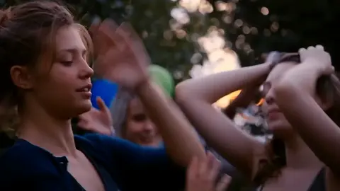 la vie de adele | inspiração: @sun #ifollowrivers #azuléacormaisquente #blueisthewarmestcolor 