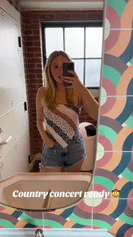 Inaugural country concert living in Charlotte #countrymusic #countryconcert #outfitinspo #outfitideas #concerts 