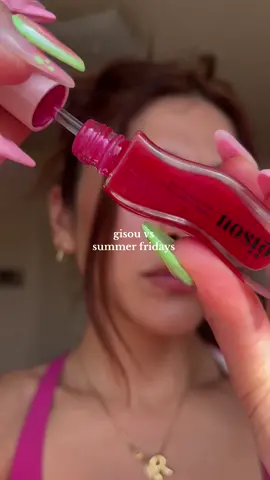 Gisou lip oil VS summer friday lip butter balm ✨❤️🍒 🍓  @Gisou @Summer Fridays  #summerfridays #gisou #summerfridayscherrylipbutterbalm #gisoustrawberrysorbet 
