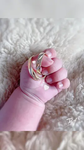 Đăng lại những tấm ảnh chụp tại gia khi Bột 1 tháng tủi #CapCut #embe #embedangyeu #bomevaembe #nuoicon #chupanhembe #chupanhtainha #lonlencungcon #chuptaybevabome #chuptay #anhdep 