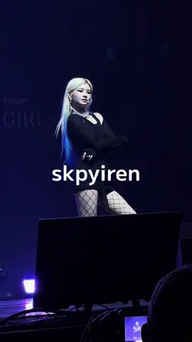 everglow Queencard cover #everglow #에버글로우 #gidle #여자아이들 #yiren #이런 #イロン #王怡人