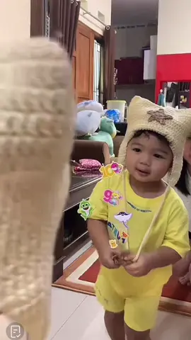 👦🏻: kayak apa abe? Kayak boneka be🐻🧸🥹🤏🏻 @sel. @ABEABEABE  #abeabeabe #fyp #abedaily #abecekut 