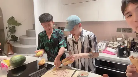 Hùng đầu bíp và chấp niệm bánh mì xoài #quanghungmasterd #masterd #1967entertainment #1967ent #muzik #donguyenphuc 