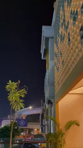 Palembang + Malam + Jihan = Ngibah @jyhvn #cafepalembang #palembang #coffepalembang #coffeshoppalembang #cafeaesthetic #lapanenam 