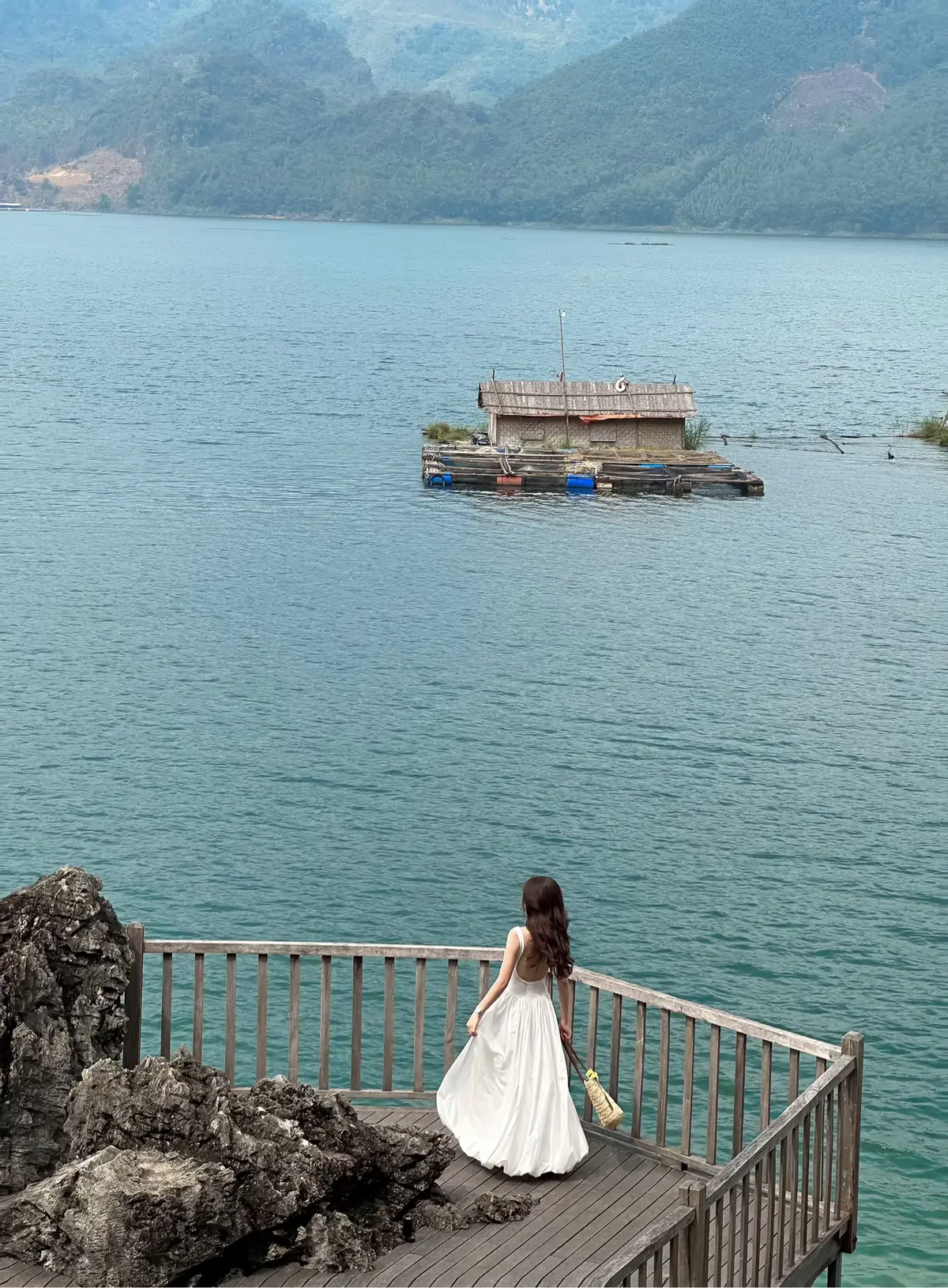 Việt Nam mình có rất nhiều nơi thật sự rất đẹp, còn trẻ là còn đi #dvanh #dovananh #viral #xuhuong #dulichvietnam #hoabinh #xoanretreat #vanhdichill #dabac #dulich 