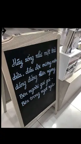 Hãy sống như một trái dứa, đầu đội vương miện dáng đứng hiên ngang bên ngoài gai góc - bên trong ngọt ngào..! #Quynhanh #fyp #Love 