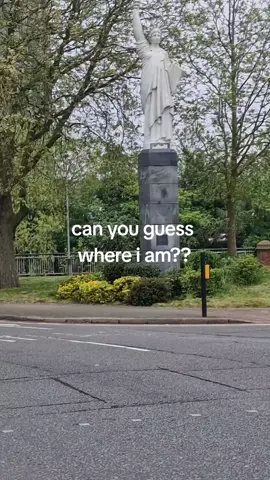 #CapCut  #dayout #canalandrivertrust #rivertrust #dailywalk #citywalk #streetwalk #streetwalker #guesswhere #leicestershire #soarriver #summitapartments  #statueofliberty #riverside #riversidewalk 