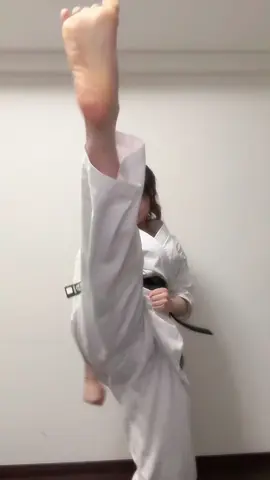 日本語バージョン🐈🧊 #꽁꽁얼어붙은한강위로고양이가걸어다닙니다  #Highkickgirl #KickChallenge #karateka #Actionactress #karategirl #martialarts #kickgirl #animegirls #femalefighter #gamegirls #KahoAsamiya #japanesegirl #stronggirl #chunli #Tokyo #Punch #trend #tiktokasia #ViralHit #최보미 #バトルアクション #朝宮夏帆 #キックチャレンジ #ハイキック #ハイキック女子 #蹴り技 #空手女子 #古武道 #格闘技女子  #アクション女優 #春麗 #不知火舞 #特撮女子