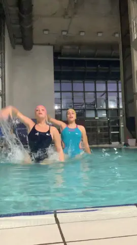 Duet 💛🩷👯‍♀️  . . #nuotosincronizzato #synchronizedswimming #synchro #swimmer #nuotoartistico #viral #perte #fy #underwater #foryou #swim #sport #sportislife @racheleinfantino @Nene 