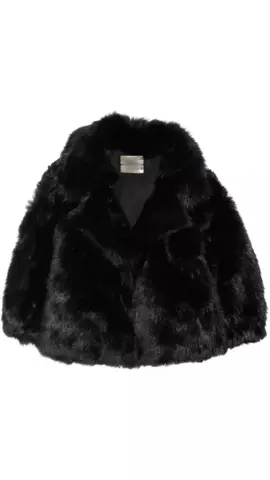THE VUBE! #furcoat #fur #luxury #richaesthetic #aesthetic #pinterest #darkfeminine #darkfeminineenergy #fashion #vibes 