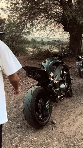 #kawasakiz1000 #fypシ #viral #fyp 