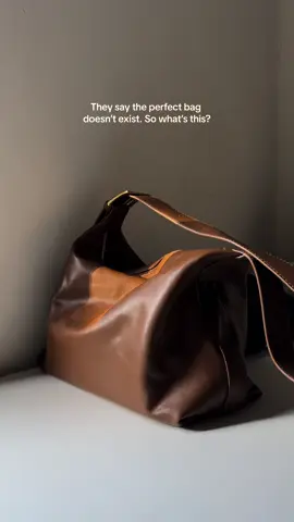 the perfect bag for everyone 💯✨ #leatherbag #leathertotebag #aestheticbag #officebag #schoolbag #fyp #fypシ #foryoupage 
