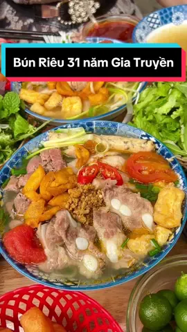 Quán Bún Riêu 31 Năm Gia Truyền Có Món Tóp Mỡ “Đầu Giòn” Cực Đỉnh !? #fancywithtrang #AnCungTikTok #viral #food #trending 