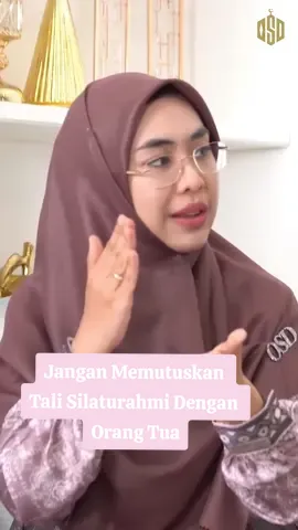 Jangan memutuskan tali silaturahmi dengan orang tua. . Nonton selengkapnya Catatan Umma hanya di YouTube Oki Setiana Dewi. . #masyaallahtabarakkallah #nasihatkehidupan #catatanumma #okisetianadewi #selfreminder #motivasi #fypシ 